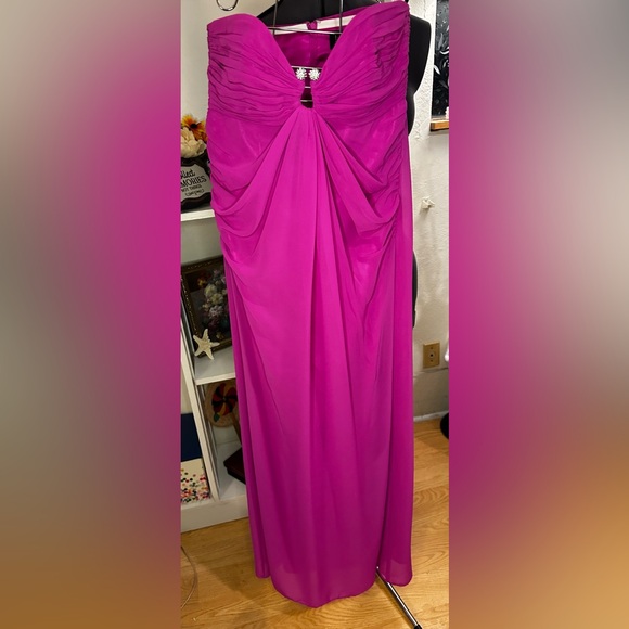 Perfect Pink & That Little Bit Of Bling Gown from Laundry by Shelli Segal PROM - Picture 2 of 16